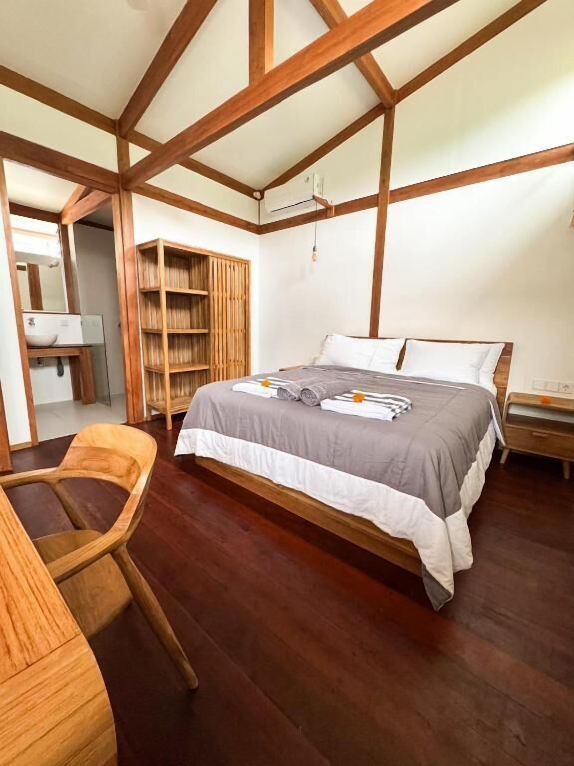 Colchones con pillow-top, minibar y caja de seguridad en la habitación 