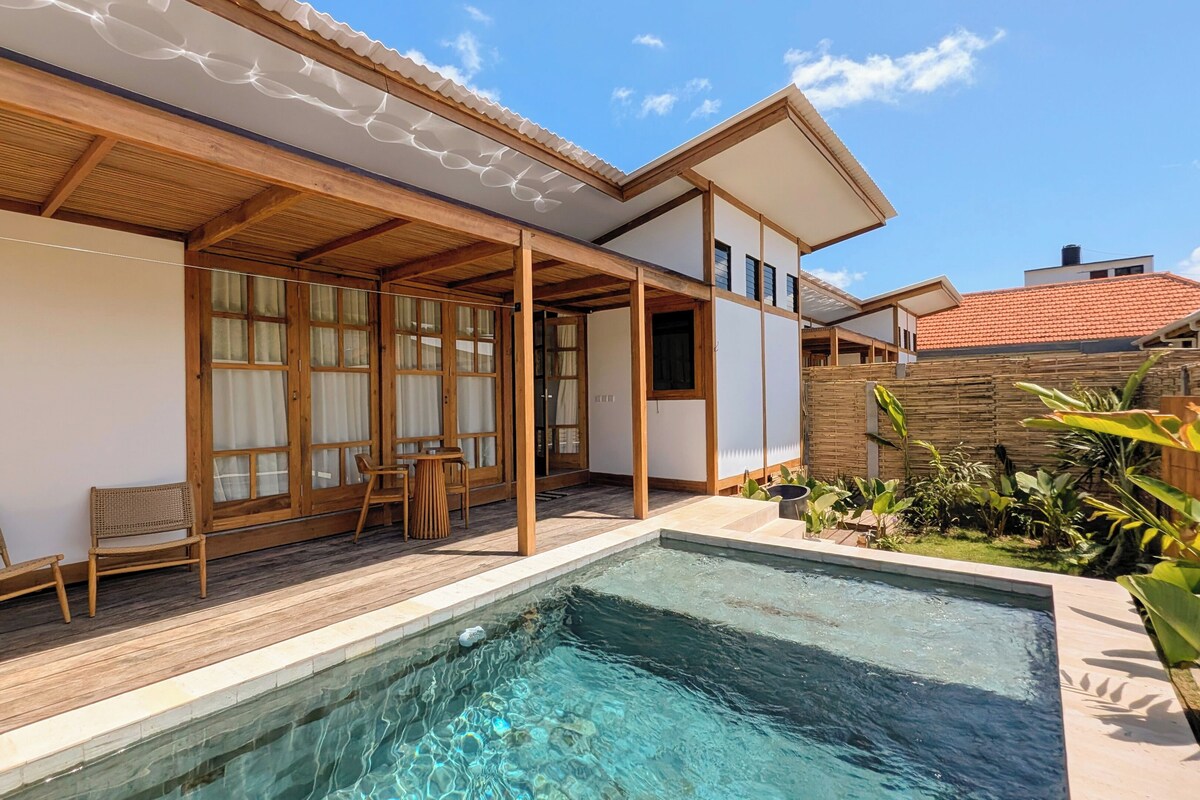 Premier Villa, Pool View