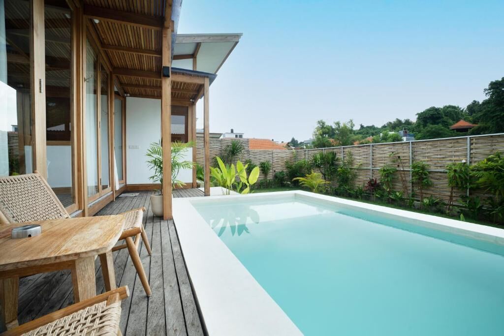 8 piscinas al aire libre