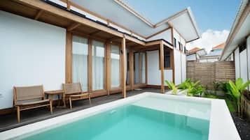 8 piscinas al aire libre