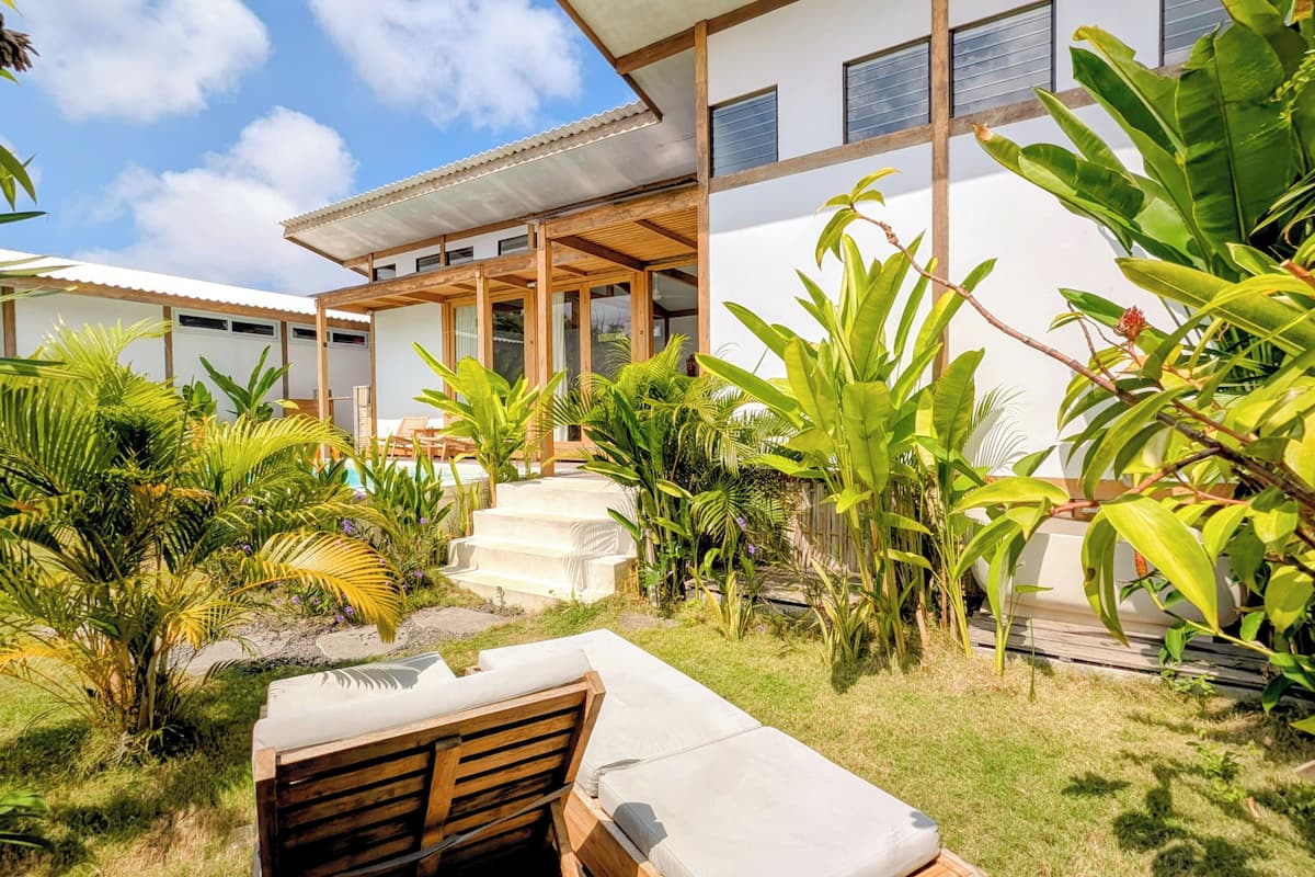 Superior Villa, 1 Bedroom, Garden View | Pillowtop beds, minibar, in-room safe, desk