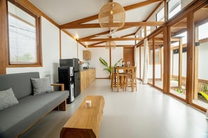 Comfort Villa, Garden View | Living area | 32-inch Smart TV with digital channels - Musa Uluwatu Villas (Ungasan)