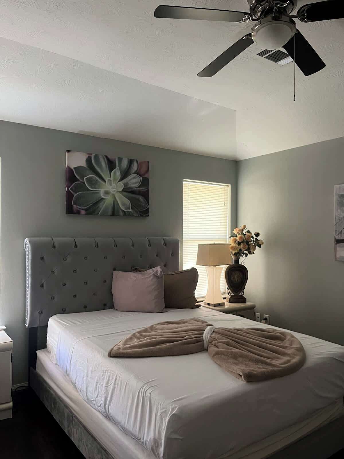 Iron/ironing board, WiFi, bed sheets