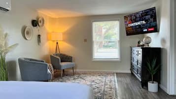 Iron/ironing board, travel crib, free WiFi, bed sheets