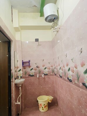 Deluxe-Zimmer | Badezimmer | Kostenlose Toilettenartikel, Handtücher, Seife