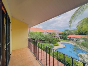 Property grounds - Relax & Unwind at Valle Dorado 1– Comfortable 2BR Near the Beach (Playas del Coco)