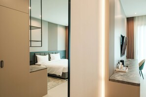Chambre Double Familiale, balcon, vue piscine