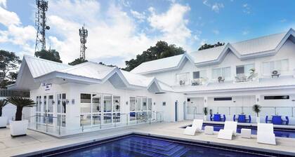 Entire Santorini-inspired Hot Spring Villa in Los Baños - Good for 30 Persons