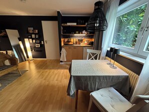 Dining - Apartment / parking lot / garden / bike garage (Freiburg im Breisgau)
