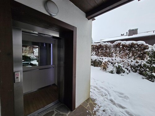 Spacious Alpine stay with sun terrace