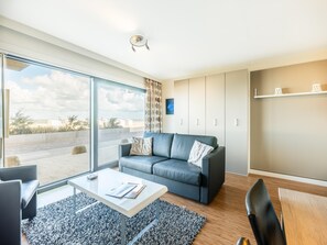 TV - Beautiful ground-floor studio right on the dyke (Sint-Idesbald)