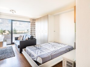 1 bedroom, Internet - Beautiful ground-floor studio right on the dyke (Sint-Idesbald)