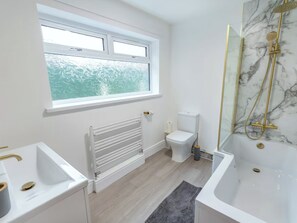 Towels - 3 bedroom accommodation in Gainsborough (Gainsborough)