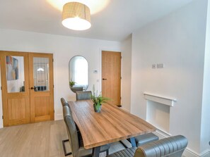 Dining - 3 bedroom accommodation in Gainsborough (Gainsborough)