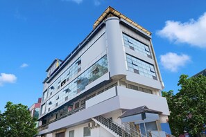 Exterior - Townhouse City Center Kushal Nagar (Somvarpet)