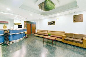 House | Reception - Townhouse City Center Kushal Nagar (Somvarpet)