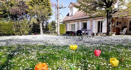 Large family home near Paris and Disney