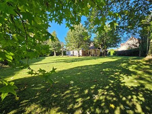 Property grounds - Large family home near Paris and Disney (Mandres-les-Roses)