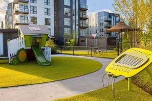 Children’s area - Blueground | Southeast Redmond, pool, nr Marymoor Park (Redmond)