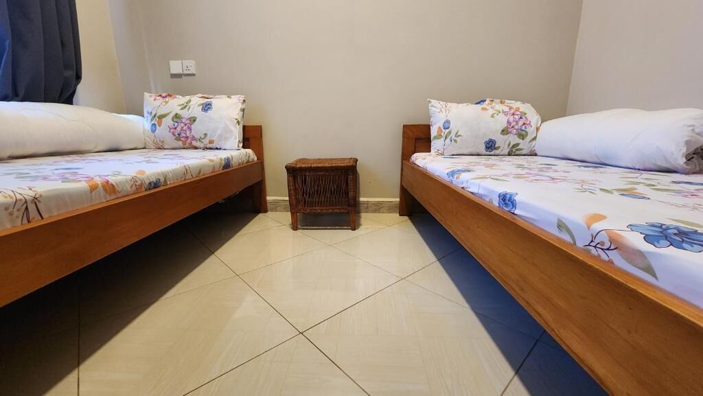 Camera Standard con 2 letti singoli | Una cassaforte in camera, ferro/asse da stiro, Wi-Fi gratuito