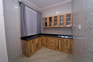 Dortoir Partagé, vue fleuve | Intérieur