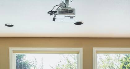 2-bedroom apartment in peaceful Bellevue with cool city vibes