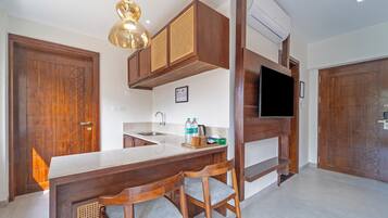 Deluxe Double Room | Desk, iron/ironing board