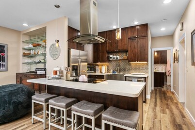 Peaks View Bunk House | Game Room Fun, Fire Pit Nights & Quiet Forest Retreat Getaway