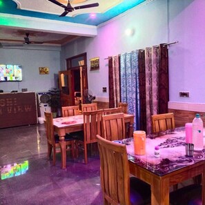 Dining - Rishi River View (Rajgarhi)