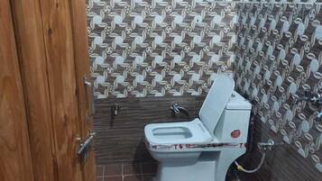 Shower, free toiletries, towels, soap