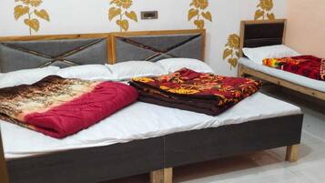 Rollaway beds, free WiFi, bed sheets