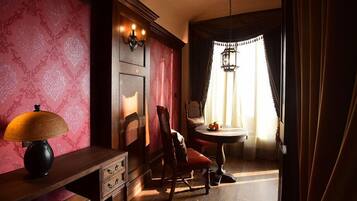 Castle Suite- King&Queen | Free WiFi