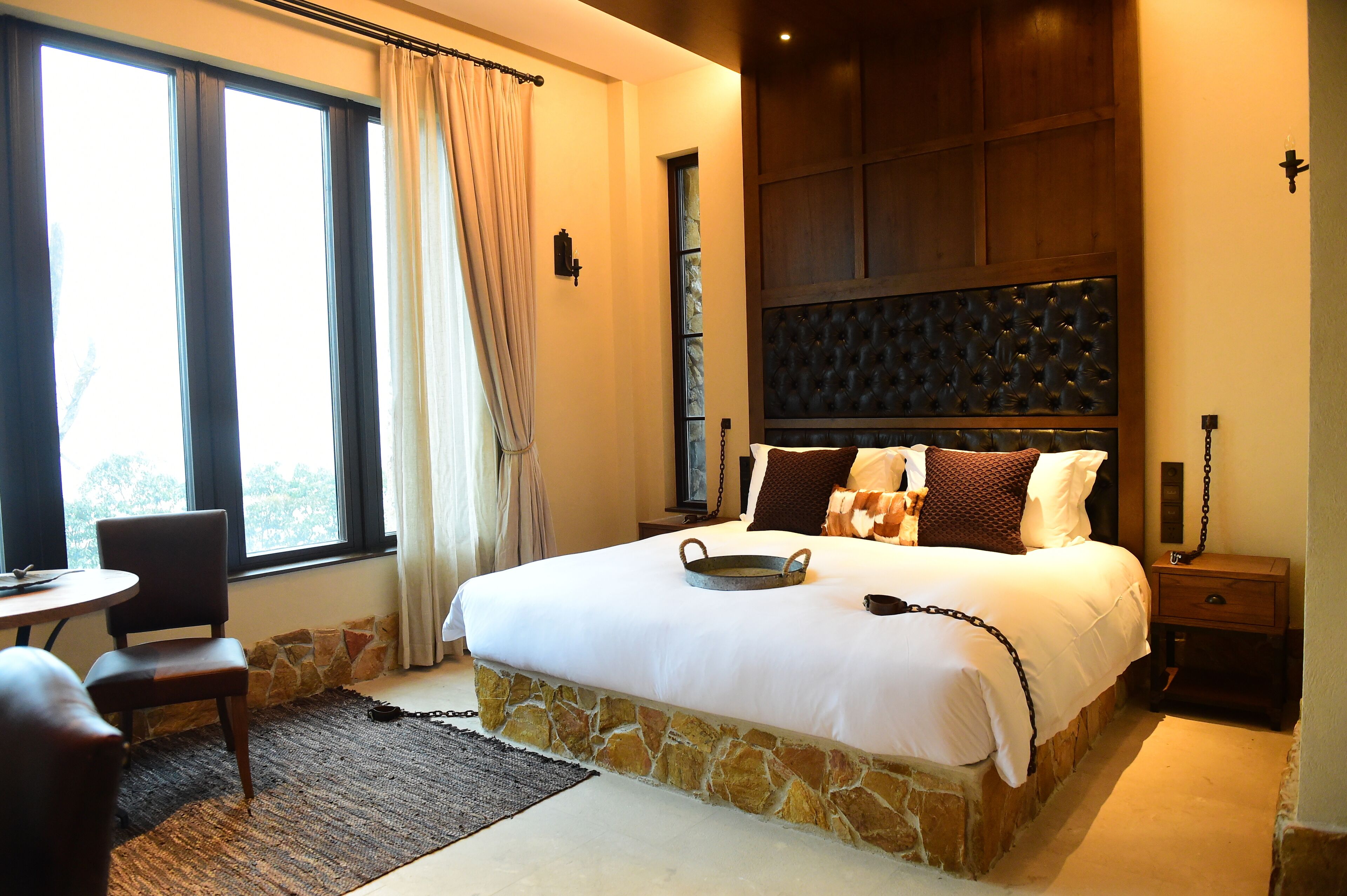 Castle Suite- Dungeon | Free WiFi