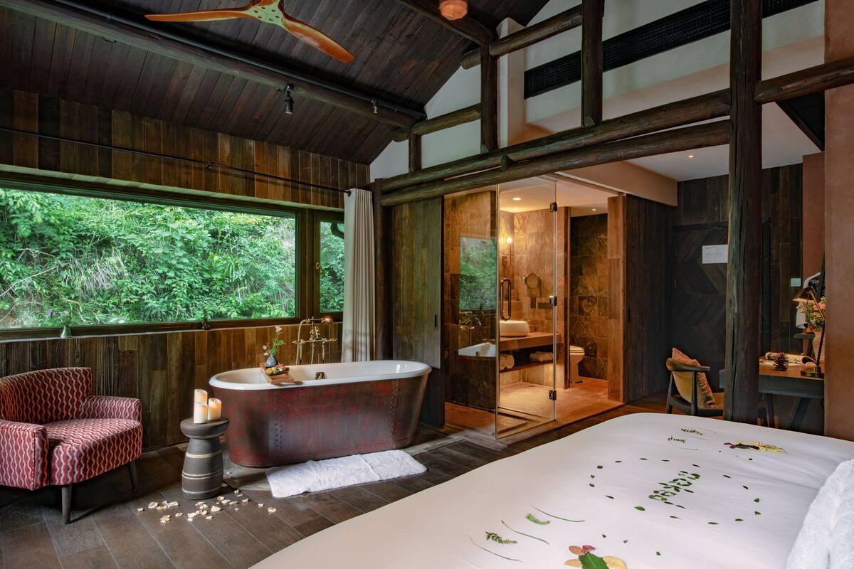 Bungalow- 5 Bedroom | Free WiFi