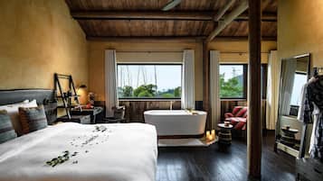 Bungalow- 3 Bedroom | Bathroom | Hair dryer, bathrobes, towels, shampoo