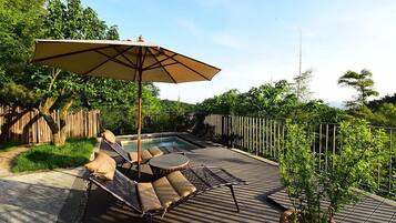 Bungalow- 4 Bedroom | Terrace/patio