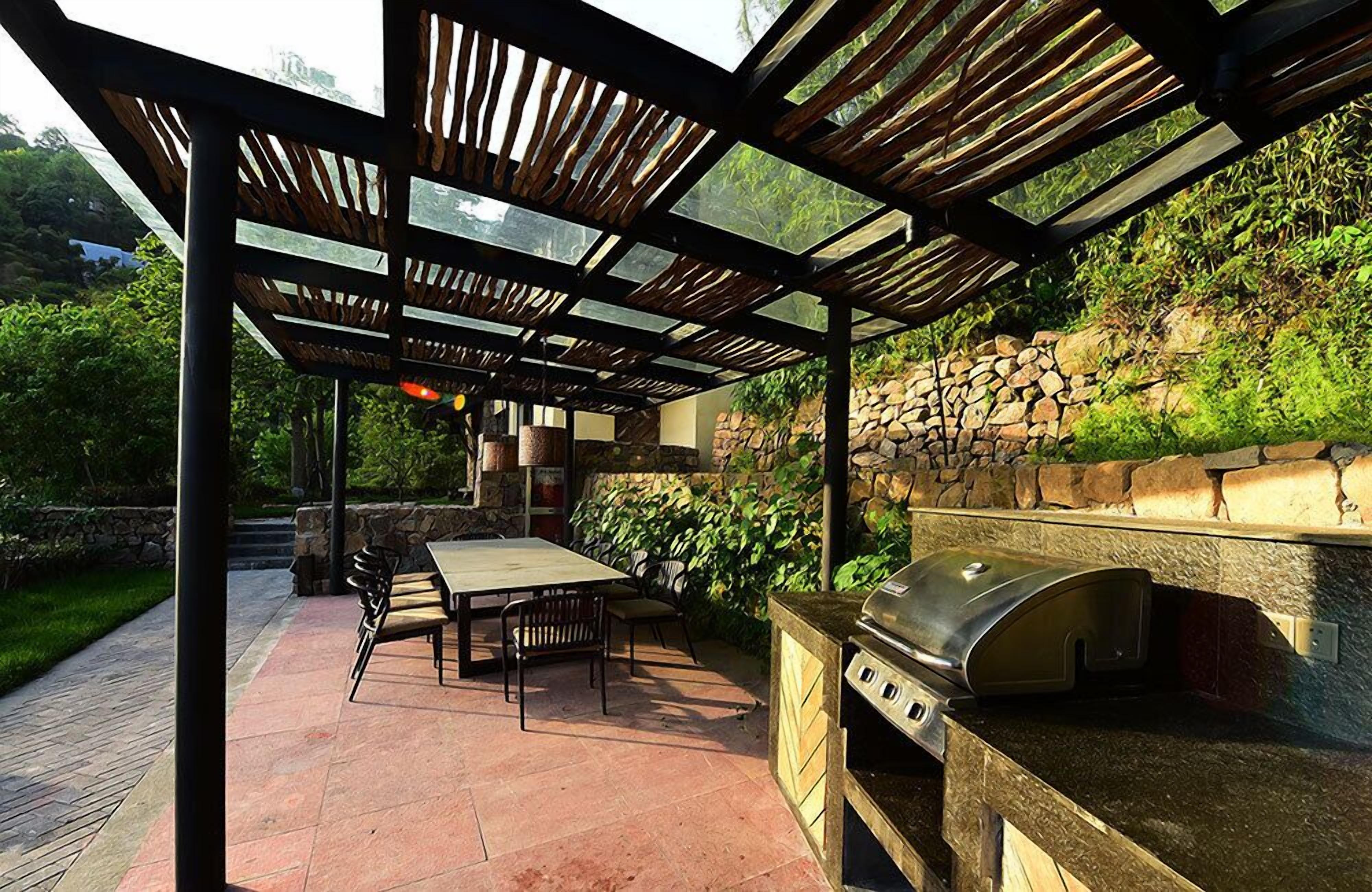 Bungalow- 4 Bedroom | Free WiFi