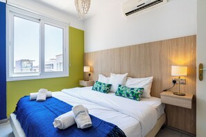 Apartamento conforto, 1 cama de casal e sofá-cama, cozinha americana, vista para o mar | Roupas de cama de algodão egípcio, roupas de cama premium