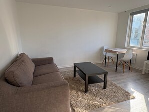 TV, offices - The Elden No. 18 - Fairway Hosting (London)