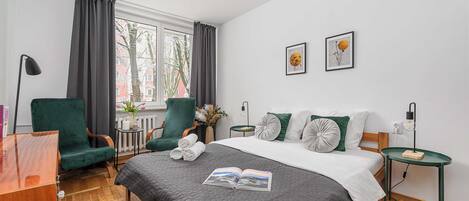 2 多间卧室、熨斗/熨衣板、上网接入、床单