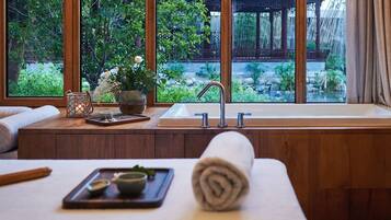 6 treatment rooms, massages