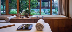 6 treatment rooms, massages - naked Water (Suzhou)