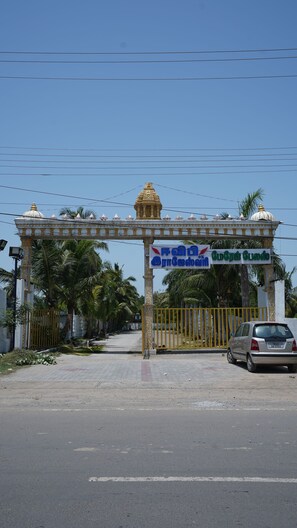 Bãi đậu xe tự phục vụ miễn phí 