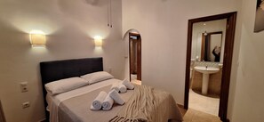 Iron/ironing board - Villa Hermosa Joya - Moraira, Costa Blanca (Moraira)