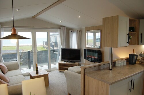 Seaview Caravan f17 at Neptune Park, Tywyn