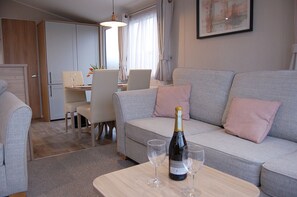 Living area - Seaview Caravan f17 at Neptune Park, Tywyn (Tywyn)