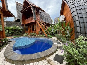 Outdoor pool, sun loungers - De ravin village canggu (Canggu)