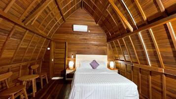 Basic Double Room, Balcony, Courtyard View