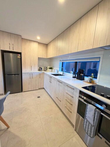 Central City Townhouse with Balcony