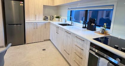 Central City Townhouse with Balcony